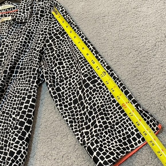 Orvis Wrinkle Resistant Button Up Blouse Black & White Print Size 18 - Picture 12 of 14